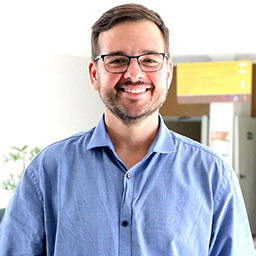 Dr. Renato Mazzaro Ferrari